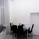 в самому центрі вул костюшка Apartment *