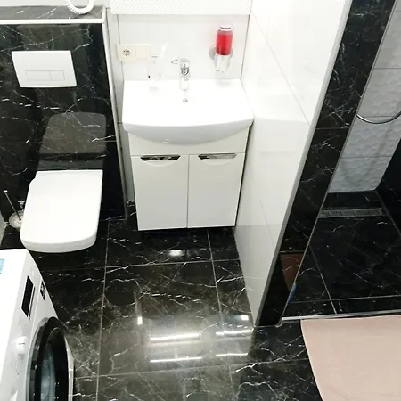 в самому центрі вул костюшка *