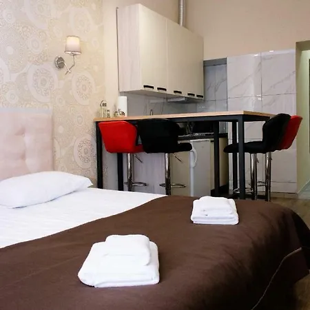 в самому центрі вул костюшка *