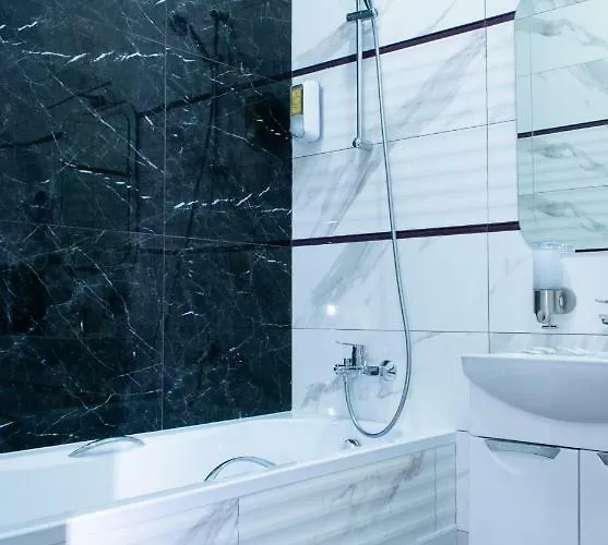 в самому центрі вул костюшка *